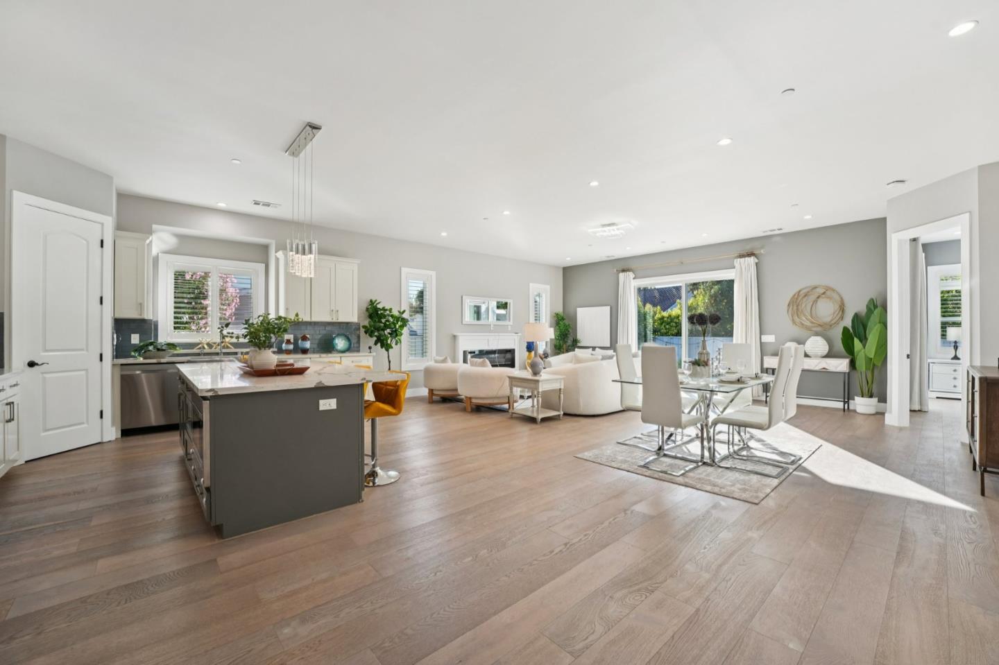 Detail Gallery Image 5 of 42 For 954 Burgoyne St, Mountain View,  CA 94043 - 4 Beds | 4 Baths