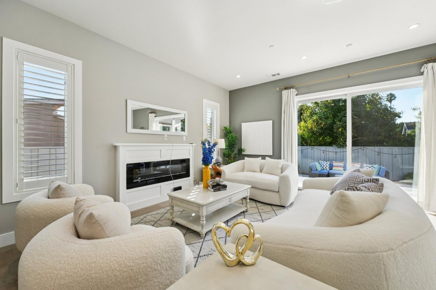 Detail Gallery Image 6 of 42 For 954 Burgoyne St, Mountain View,  CA 94043 - 4 Beds | 4 Baths