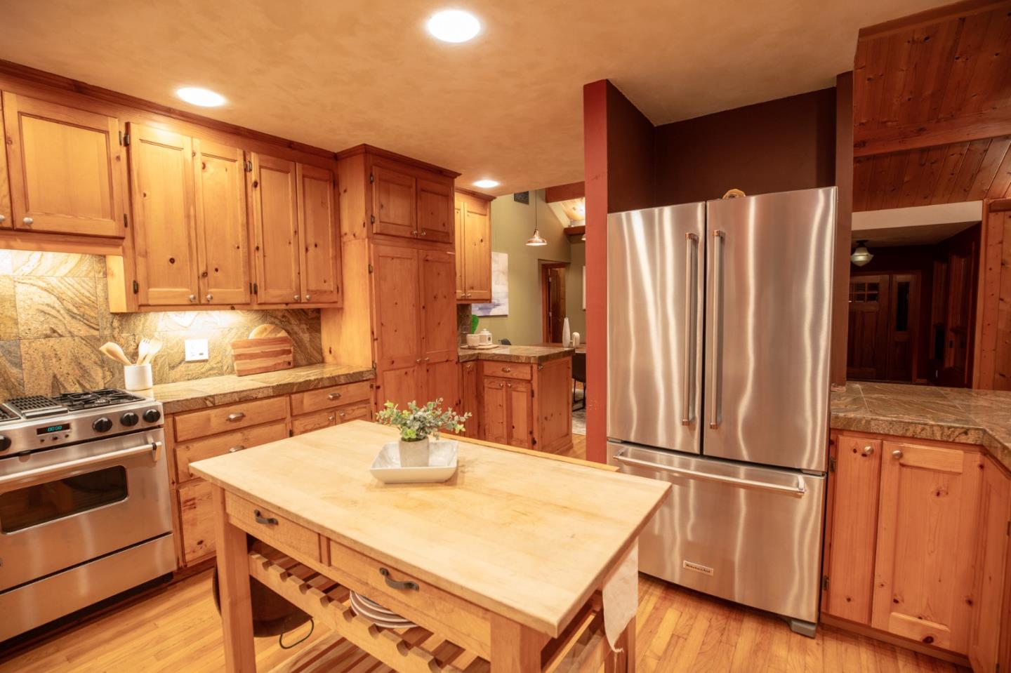 Detail Gallery Image 16 of 82 For 4600 Trout Gulch Rd, Aptos,  CA 95003 - 2 Beds | 2 Baths