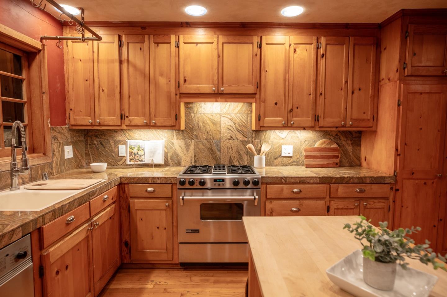 Detail Gallery Image 17 of 82 For 4600 Trout Gulch Rd, Aptos,  CA 95003 - 2 Beds | 2 Baths