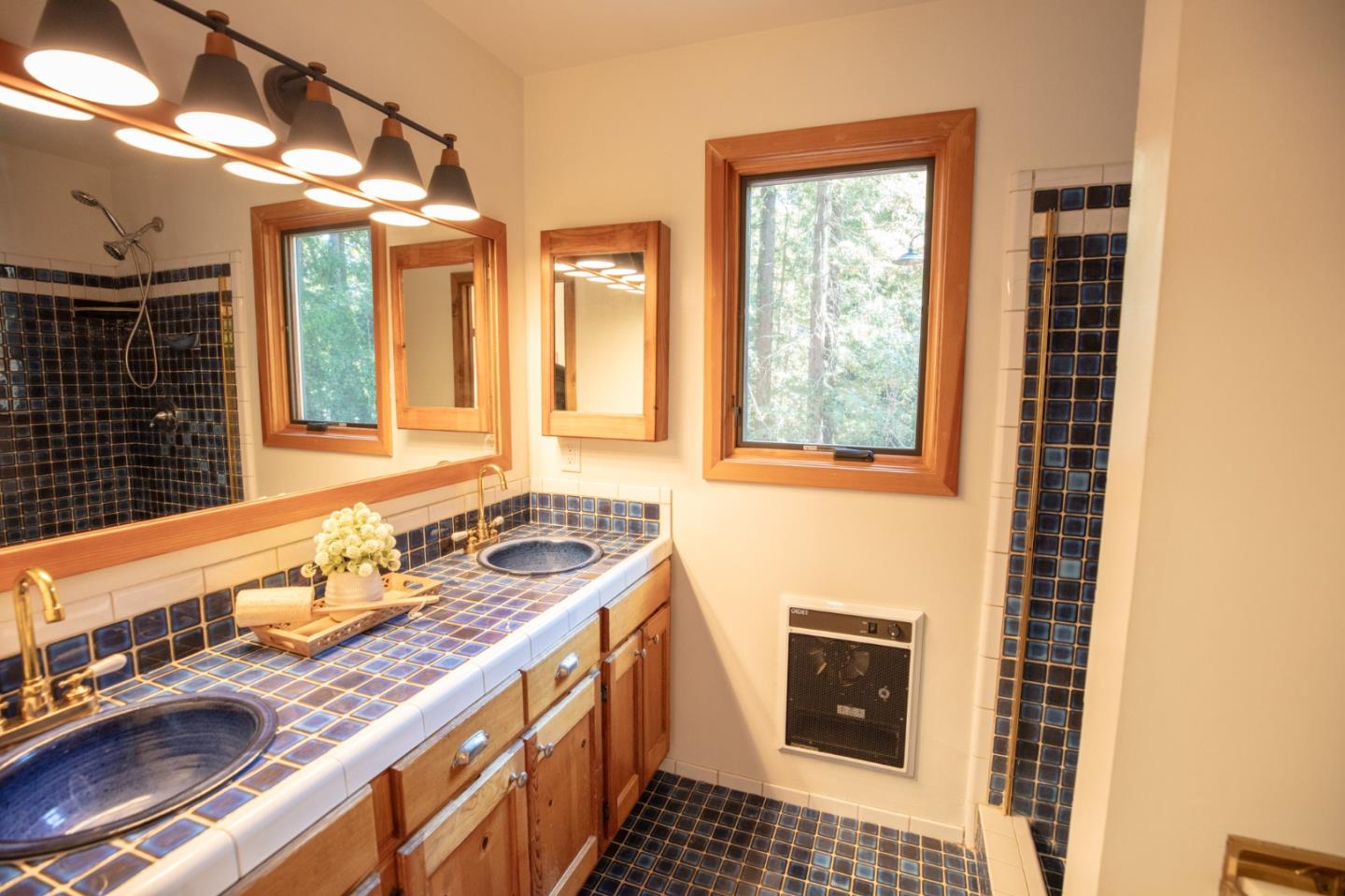 Detail Gallery Image 22 of 82 For 4600 Trout Gulch Rd, Aptos,  CA 95003 - 2 Beds | 2 Baths