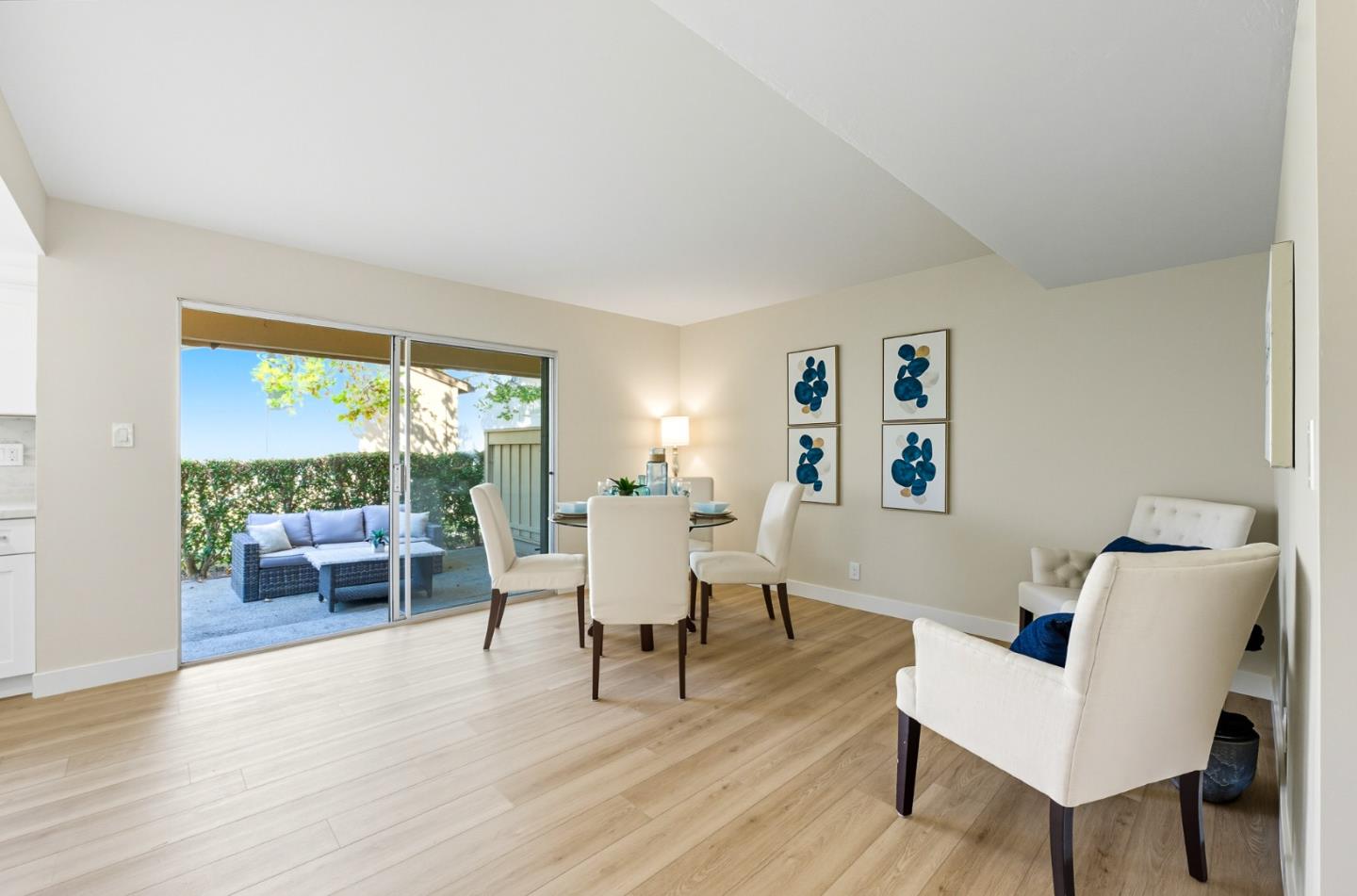 Detail Gallery Image 13 of 32 For 1063 Whitebick Dr, San Jose,  CA 95129 - 4 Beds | 2/1 Baths