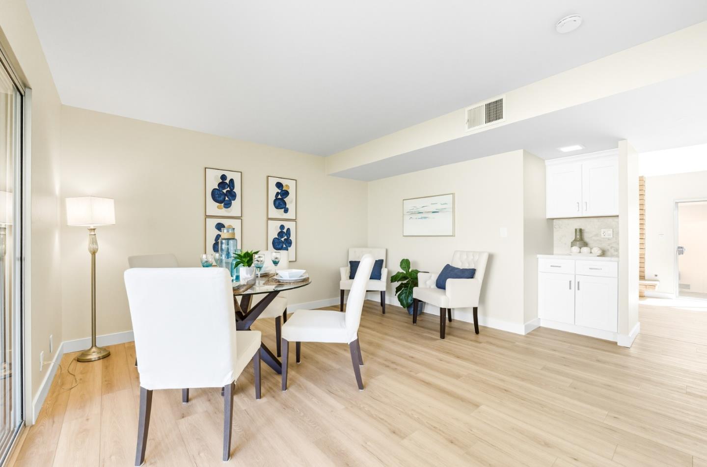 Detail Gallery Image 14 of 32 For 1063 Whitebick Dr, San Jose,  CA 95129 - 4 Beds | 2/1 Baths