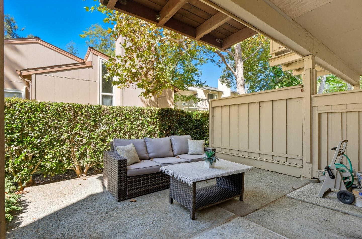 Detail Gallery Image 15 of 32 For 1063 Whitebick Dr, San Jose,  CA 95129 - 4 Beds | 2/1 Baths