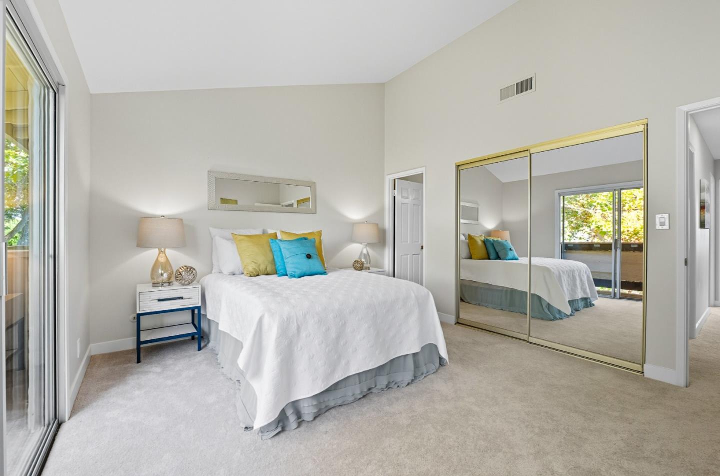 Detail Gallery Image 28 of 32 For 1063 Whitebick Dr, San Jose,  CA 95129 - 4 Beds | 2/1 Baths