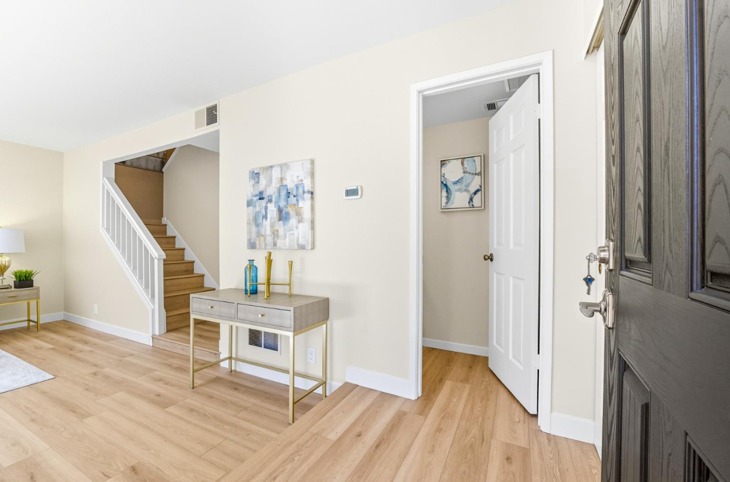 Detail Gallery Image 4 of 32 For 1063 Whitebick Dr, San Jose,  CA 95129 - 4 Beds | 2/1 Baths