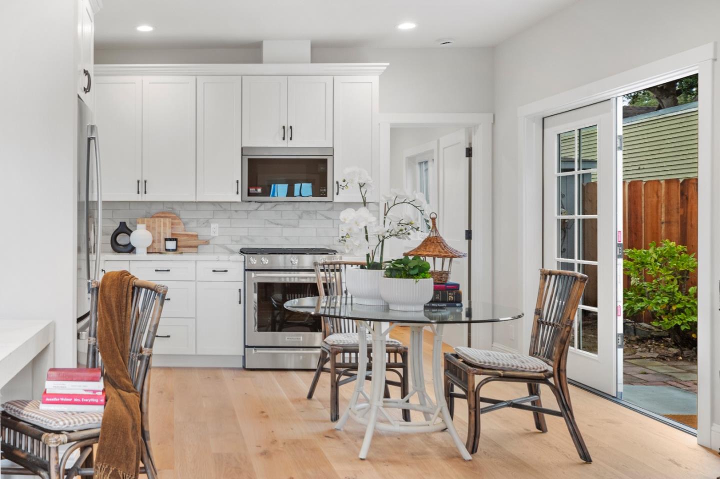 Detail Gallery Image 12 of 40 For 311 Lobos Ave, Pacific Grove,  CA 93950 - 2 Beds | 2 Baths