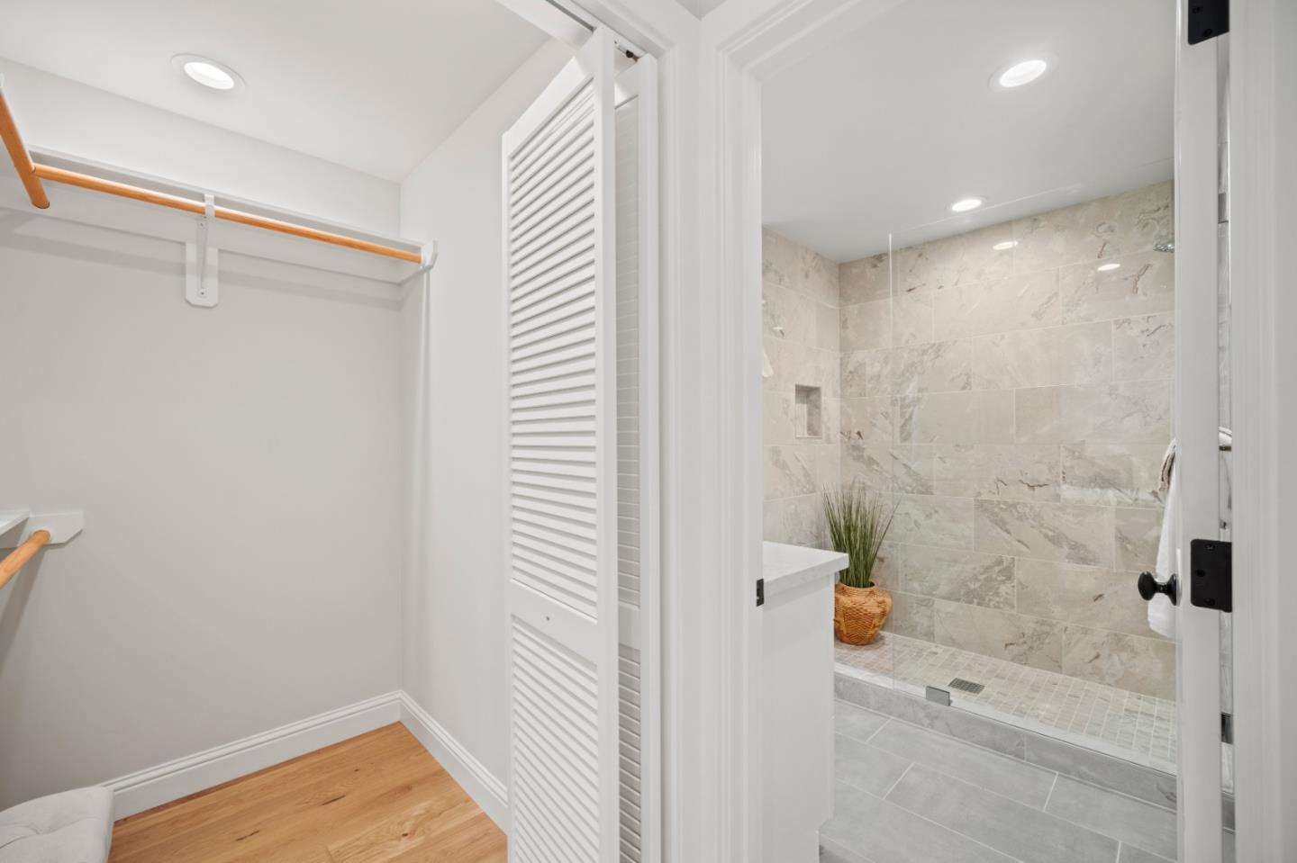 Detail Gallery Image 19 of 40 For 311 Lobos Ave, Pacific Grove,  CA 93950 - 2 Beds | 2 Baths