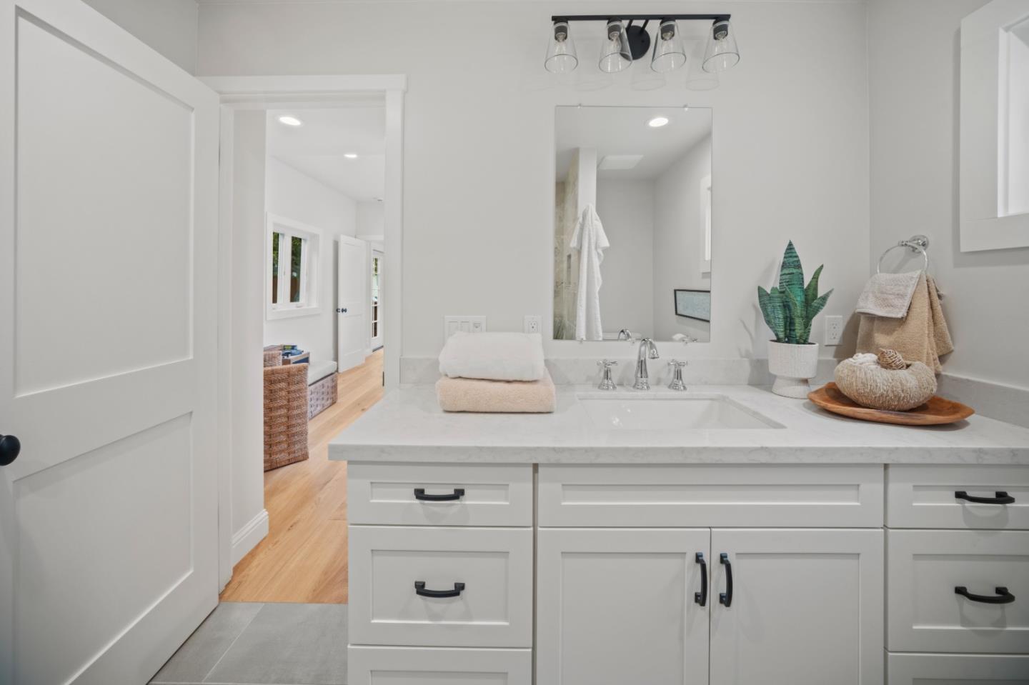 Detail Gallery Image 22 of 40 For 311 Lobos Ave, Pacific Grove,  CA 93950 - 2 Beds | 2 Baths