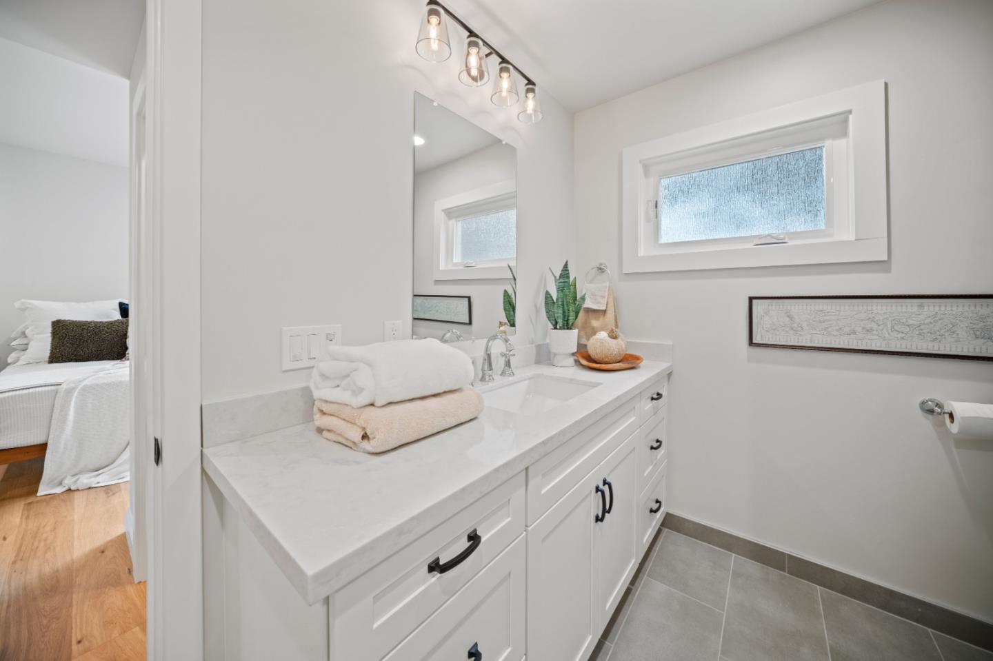 Detail Gallery Image 23 of 40 For 311 Lobos Ave, Pacific Grove,  CA 93950 - 2 Beds | 2 Baths