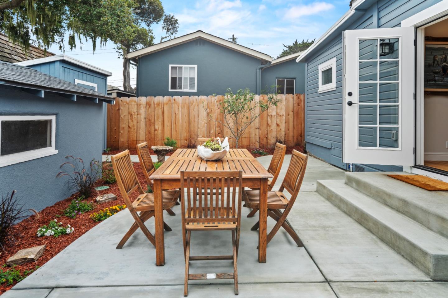 Detail Gallery Image 26 of 40 For 311 Lobos Ave, Pacific Grove,  CA 93950 - 2 Beds | 2 Baths