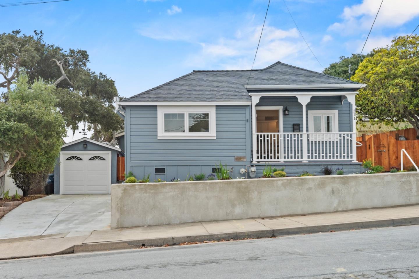 Detail Gallery Image 37 of 40 For 311 Lobos Ave, Pacific Grove,  CA 93950 - 2 Beds | 2 Baths
