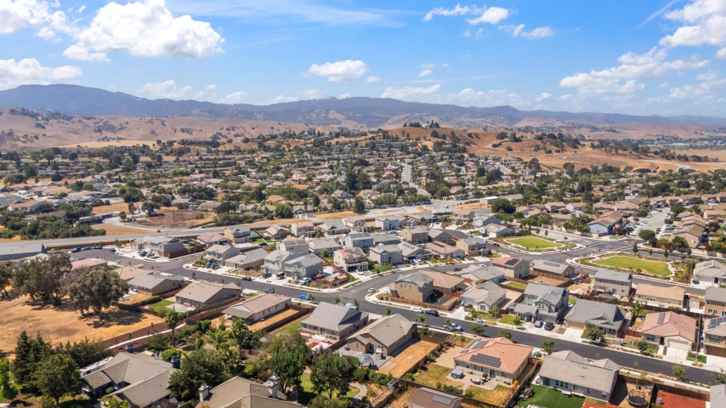 Detail Gallery Image 39 of 43 For 2741 Grayson St, Hollister,  CA 95023 - 4 Beds | 2 Baths