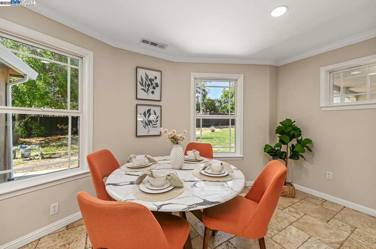 Detail Gallery Image 12 of 30 For 3370 Gardella Plz, Livermore,  CA 94551 - 5 Beds | 3 Baths