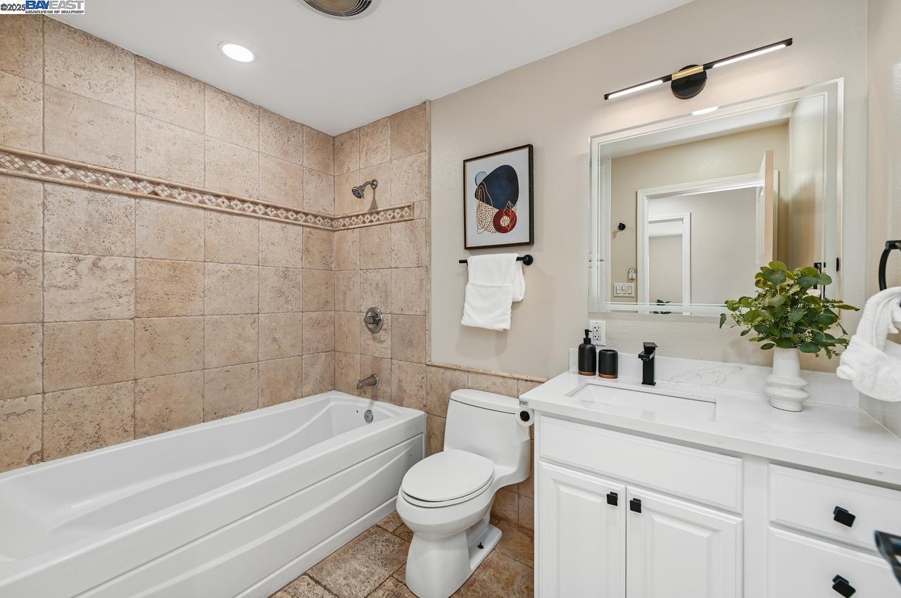 Detail Gallery Image 19 of 30 For 3370 Gardella Plz, Livermore,  CA 94551 - 5 Beds | 3 Baths