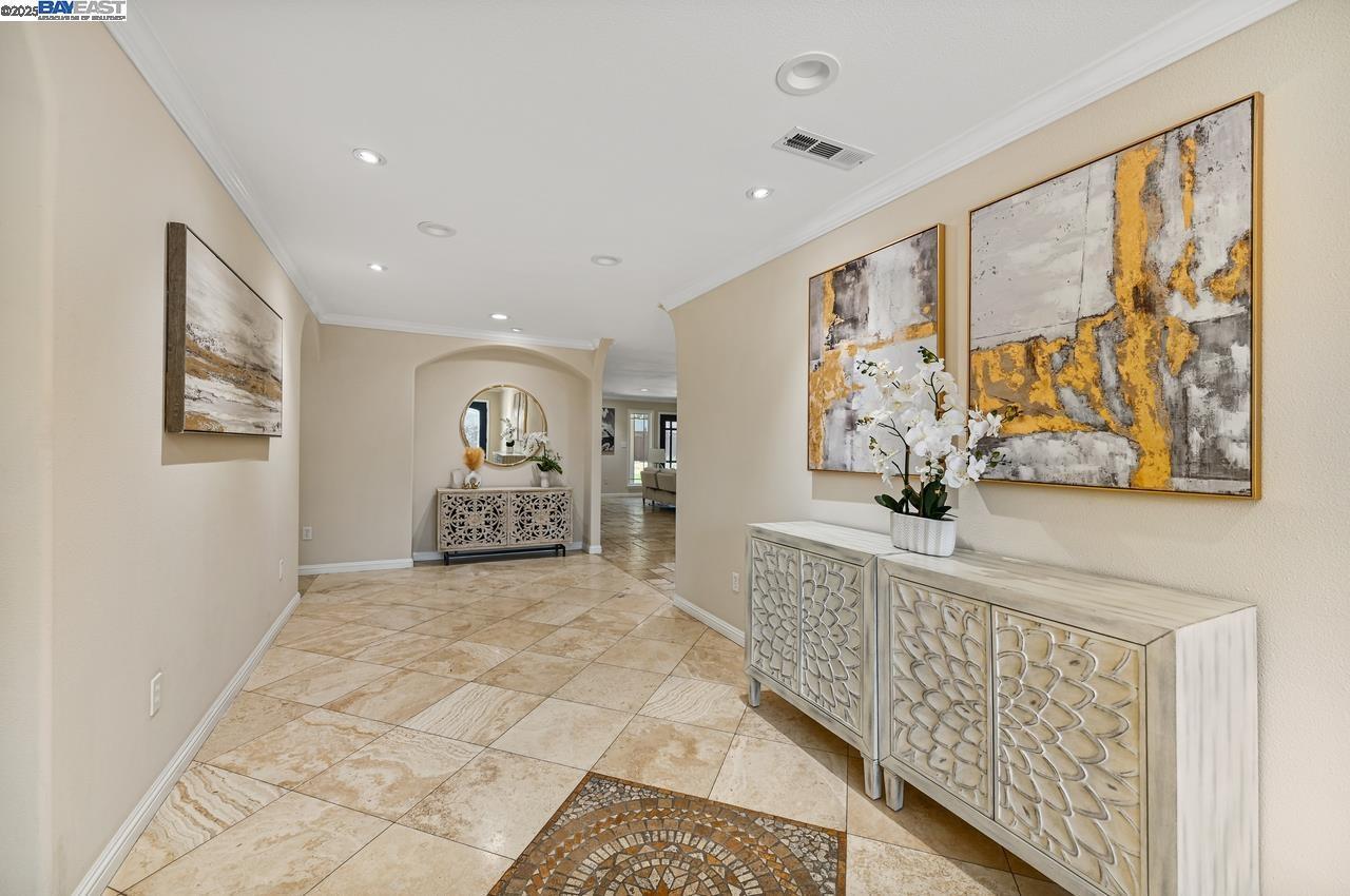 Detail Gallery Image 3 of 30 For 3370 Gardella Plz, Livermore,  CA 94551 - 5 Beds | 3 Baths