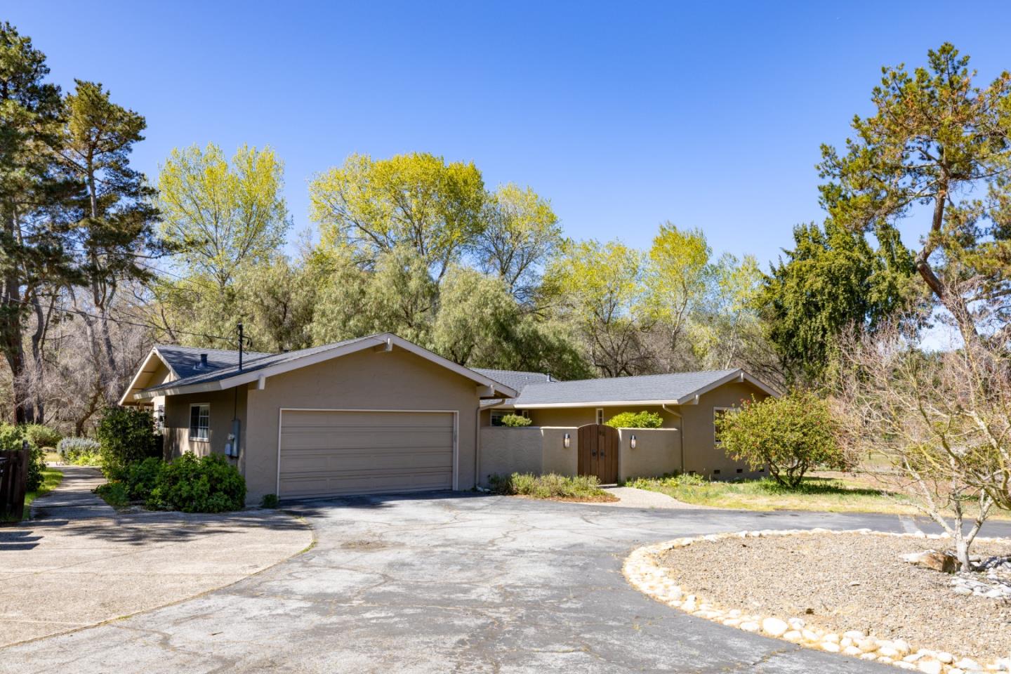 Detail Gallery Image 7 of 50 For 93 Boronda Rd, Carmel Valley,  CA 93924 - 4 Beds | 2 Baths
