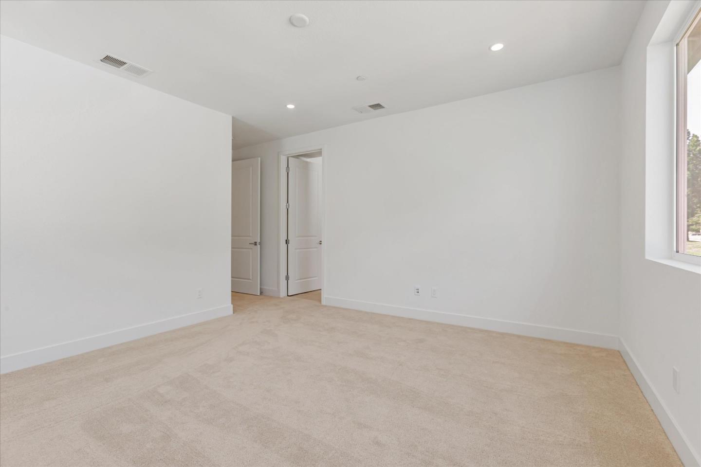 Detail Gallery Image 14 of 21 For 528 Lapis Ct, San Ramon,  CA 94583 - 4 Beds | 2/1 Baths