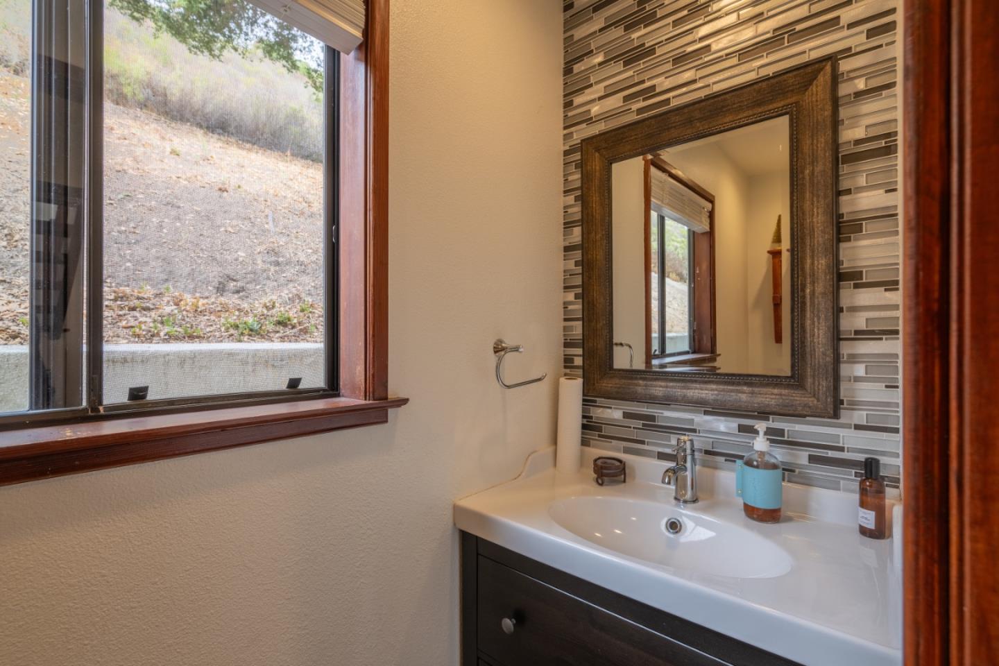 Detail Gallery Image 24 of 46 For 13330 Middle Canyon Rd, Carmel Valley,  CA 93924 - 2 Beds | 2/1 Baths