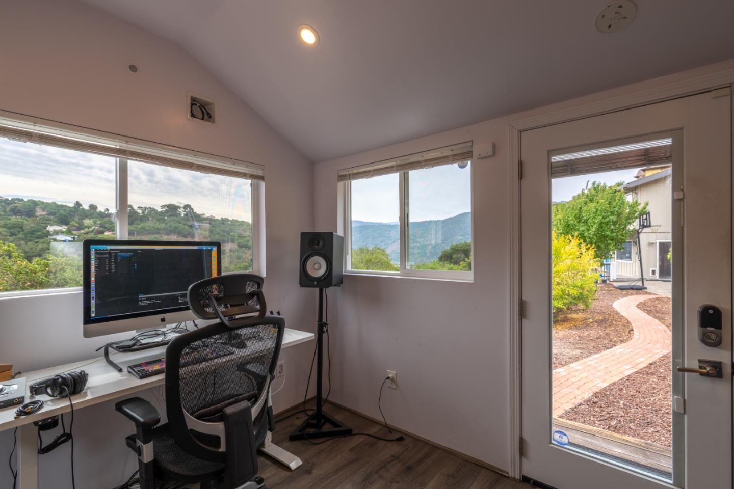 Detail Gallery Image 25 of 46 For 13330 Middle Canyon Rd, Carmel Valley,  CA 93924 - 2 Beds | 2/1 Baths