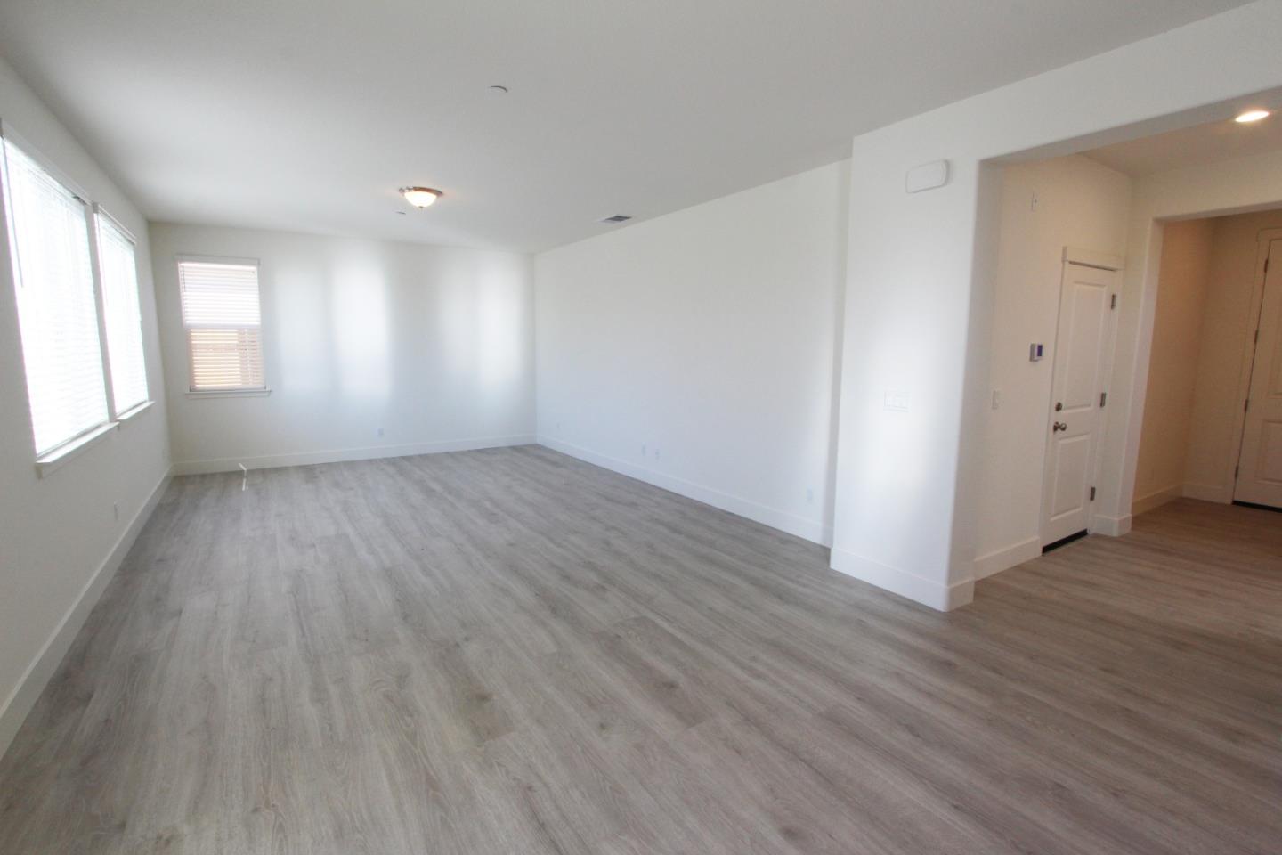 Detail Gallery Image 5 of 18 For 1859 Felsite St, Los Banos,  CA 93635 - 5 Beds | 3 Baths