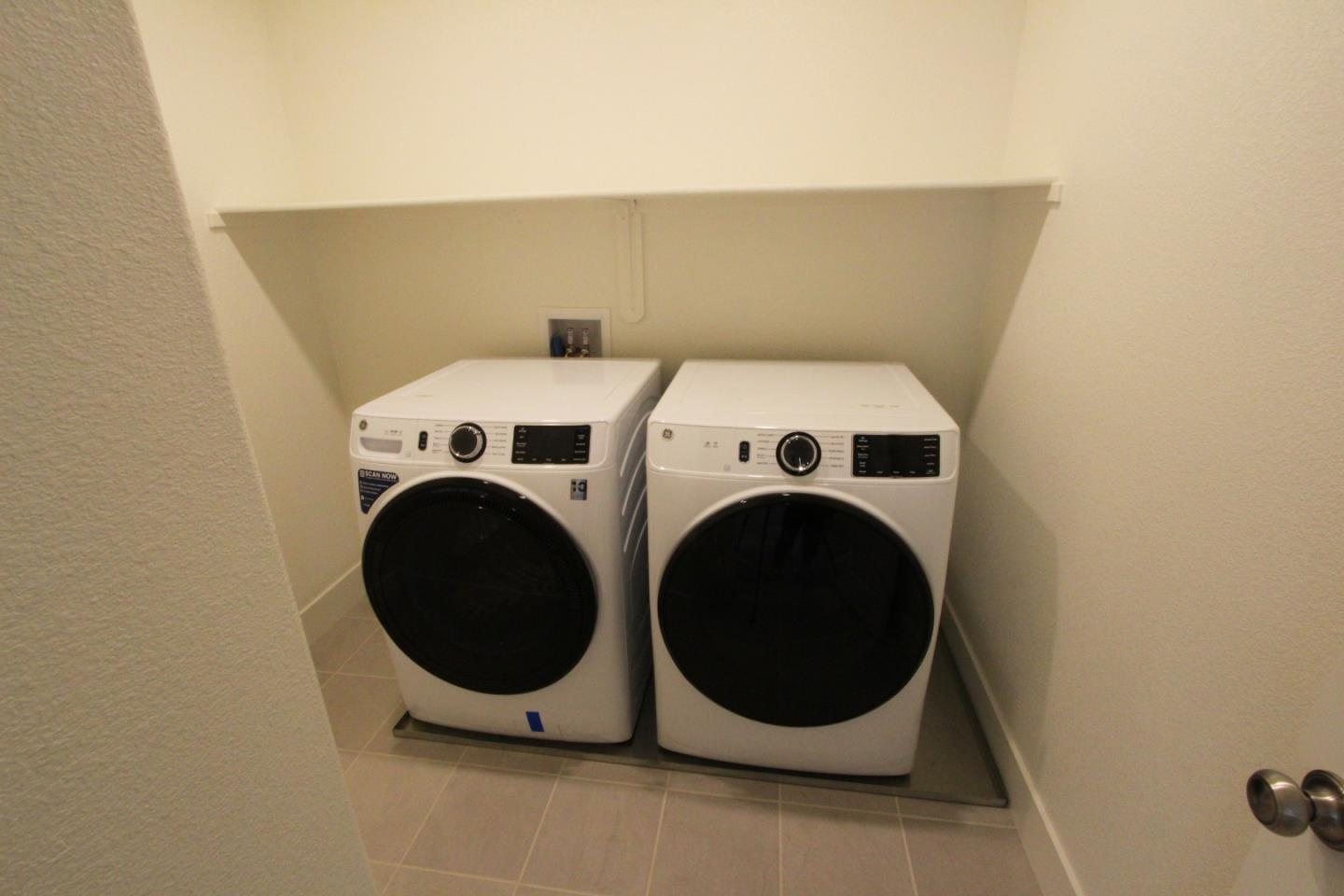 Detail Gallery Image 9 of 18 For 1859 Felsite St, Los Banos,  CA 93635 - 5 Beds | 3 Baths