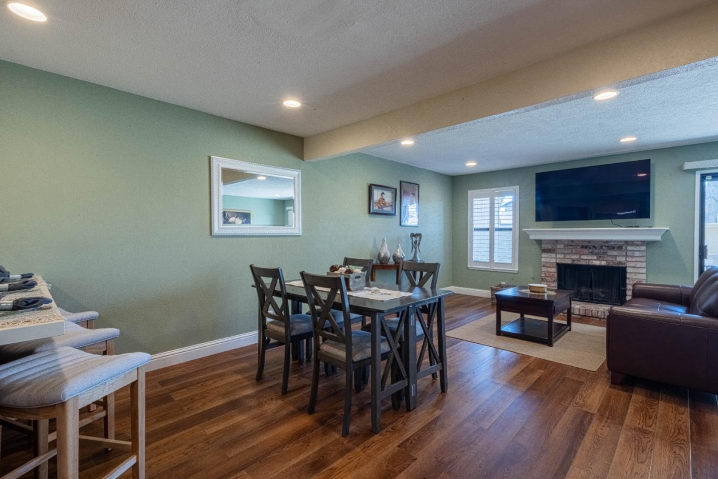 Detail Gallery Image 13 of 38 For 1840 Cherokee Dr #2,  Salinas,  CA 93906 - 3 Beds | 2/1 Baths