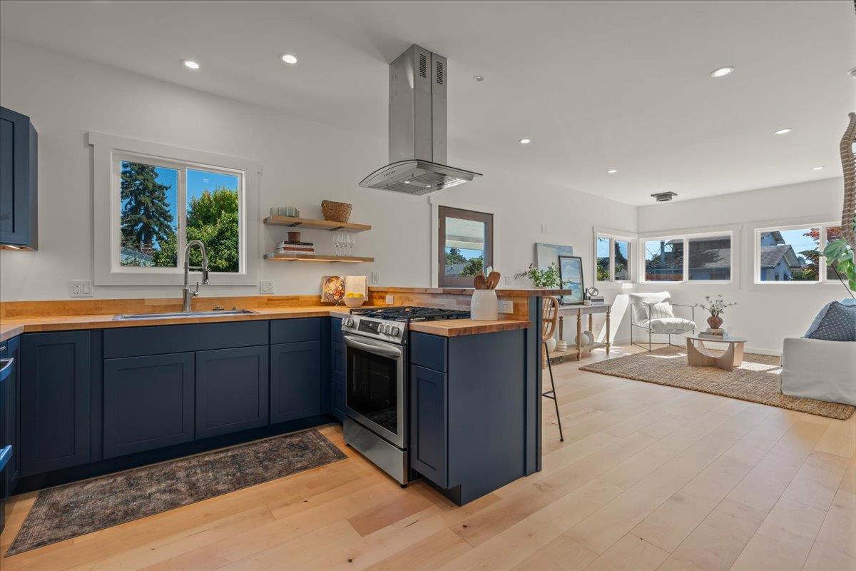 Detail Gallery Image 10 of 25 For 229 Coulson Ave, Santa Cruz,  CA 95060 - 2 Beds | 1 Baths