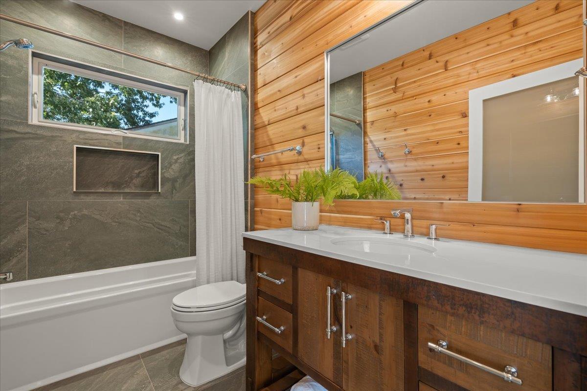 Detail Gallery Image 13 of 25 For 229 Coulson Ave, Santa Cruz,  CA 95060 - 2 Beds | 1 Baths