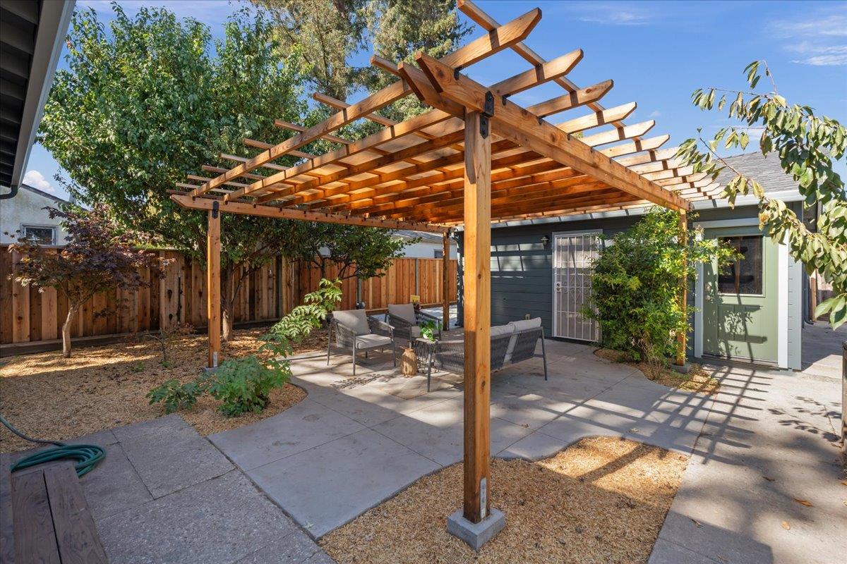 Detail Gallery Image 19 of 25 For 229 Coulson Ave, Santa Cruz,  CA 95060 - 2 Beds | 1 Baths