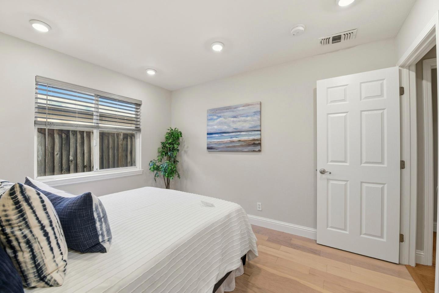 Detail Gallery Image 17 of 34 For 2934 Custer Dr, San Jose,  CA 95124 - 4 Beds | 2 Baths