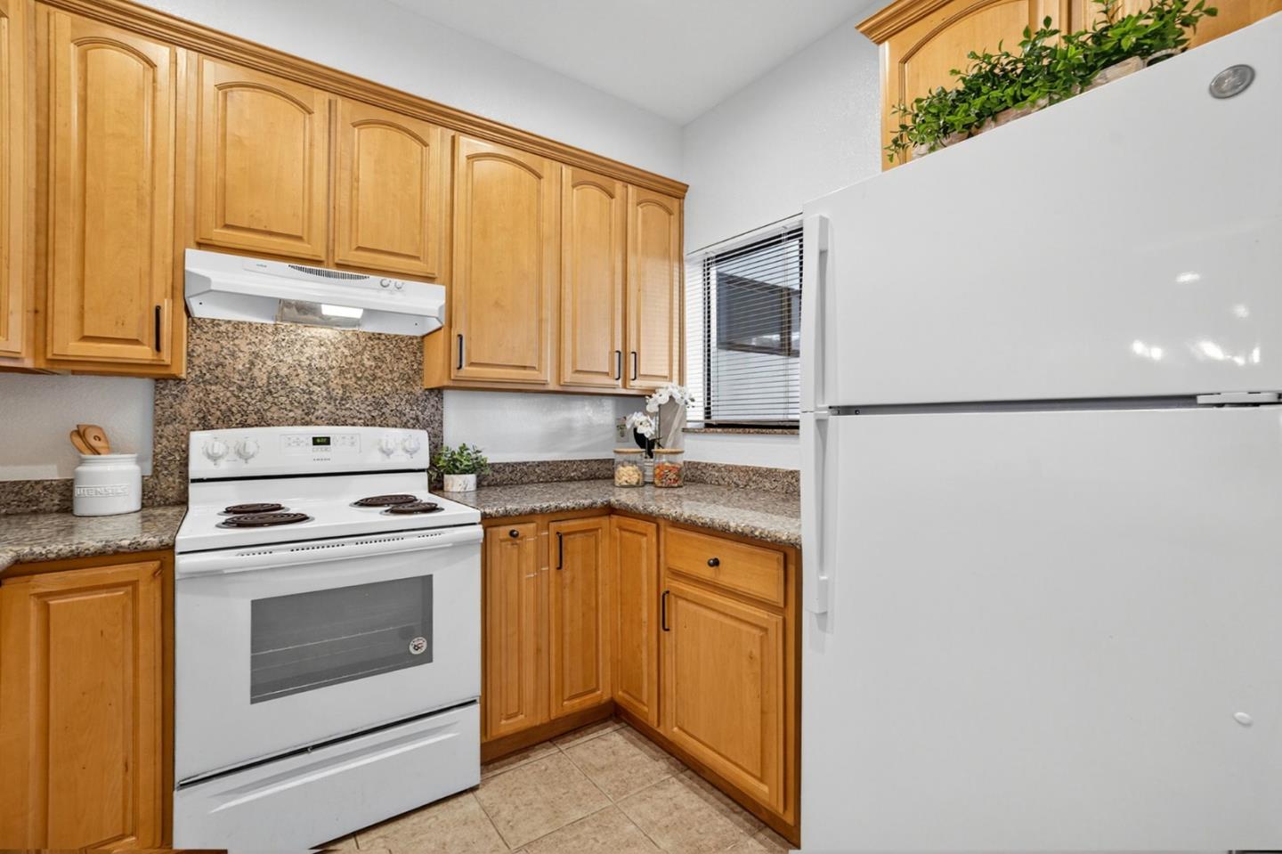 Detail Gallery Image 11 of 33 For 4681 Albany Cir #101,  San Jose,  CA 95129 - 2 Beds | 2 Baths