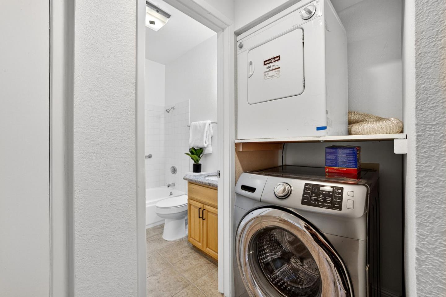 Detail Gallery Image 17 of 33 For 4681 Albany Cir #101,  San Jose,  CA 95129 - 2 Beds | 2 Baths