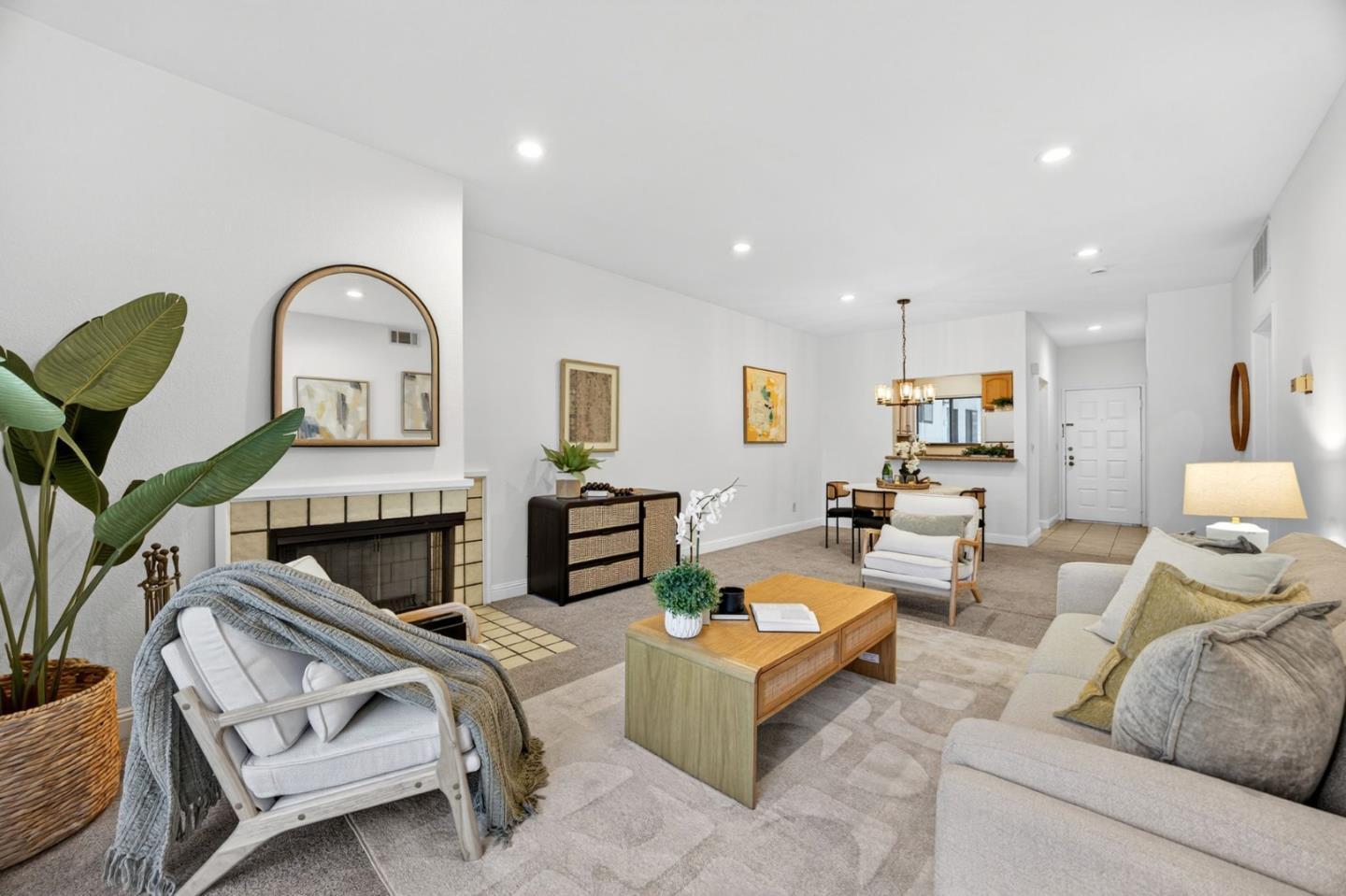 Detail Gallery Image 2 of 33 For 4681 Albany Cir #101,  San Jose,  CA 95129 - 2 Beds | 2 Baths