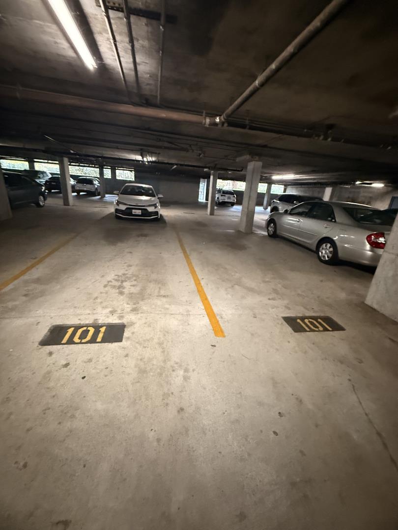 Detail Gallery Image 31 of 33 For 4681 Albany Cir #101,  San Jose,  CA 95129 - 2 Beds | 2 Baths