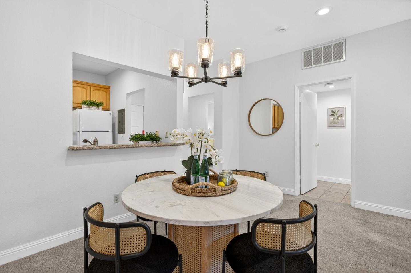 Detail Gallery Image 7 of 33 For 4681 Albany Cir #101,  San Jose,  CA 95129 - 2 Beds | 2 Baths