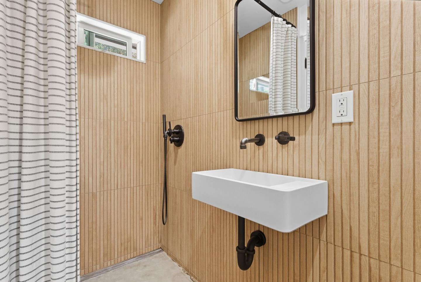 Detail Gallery Image 35 of 64 For 1935 Caterina Way, Royal Oaks,  CA 95076 - 3 Beds | 2/1 Baths