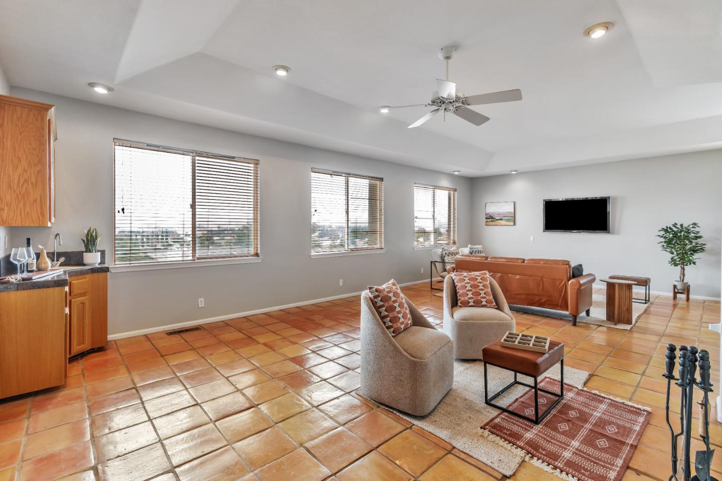 Detail Gallery Image 12 of 104 For 96 Caryl Ct, Hollister,  CA 95023 - 4 Beds | 3 Baths