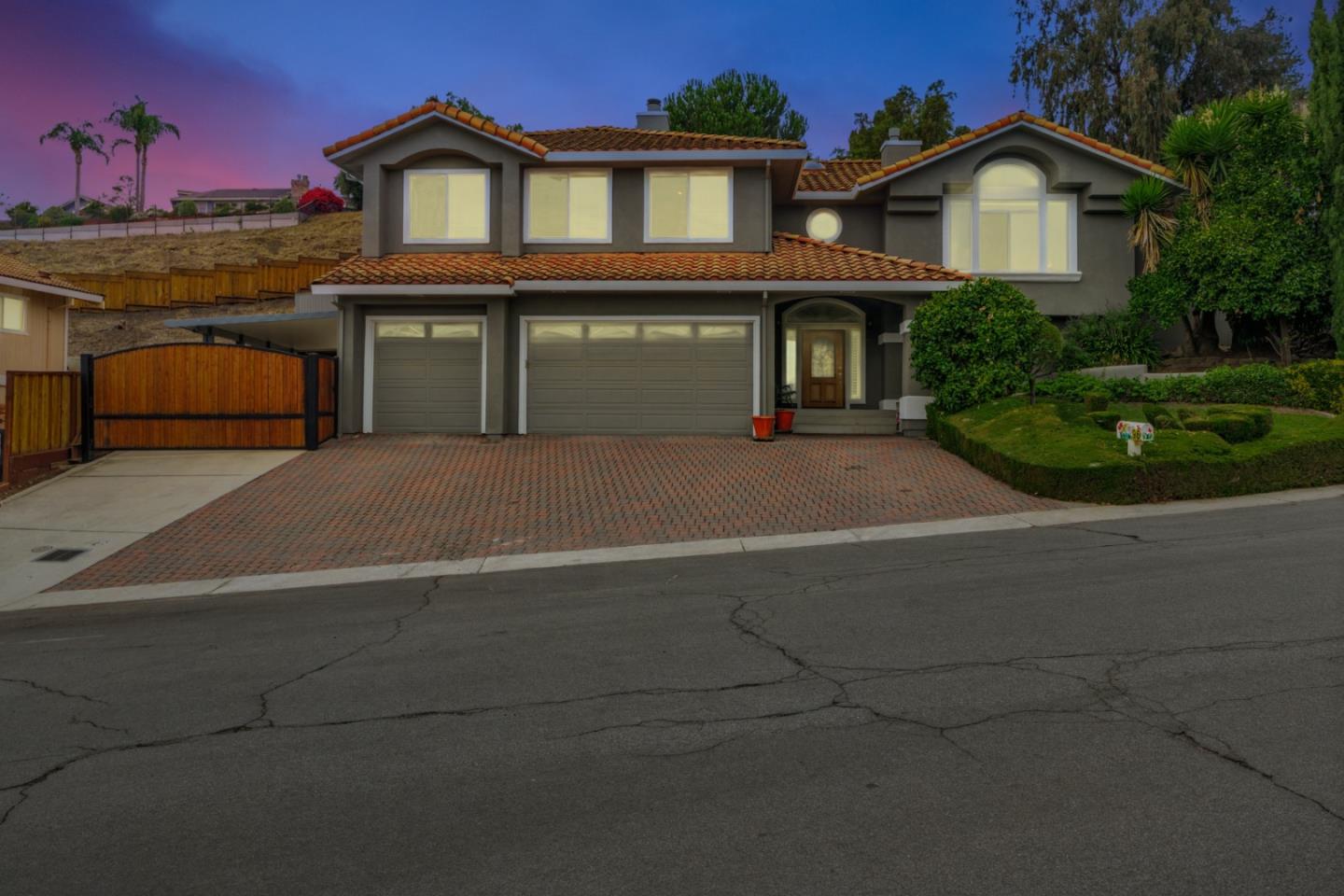 Detail Gallery Image 2 of 104 For 96 Caryl Ct, Hollister,  CA 95023 - 4 Beds | 3 Baths