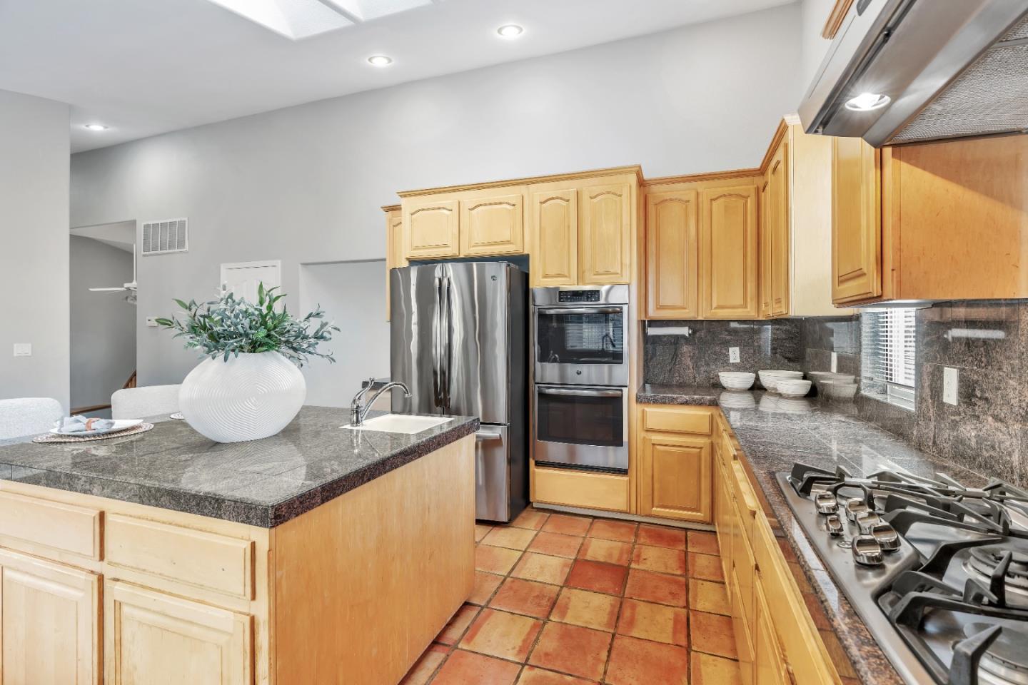 Detail Gallery Image 22 of 104 For 96 Caryl Ct, Hollister,  CA 95023 - 4 Beds | 3 Baths