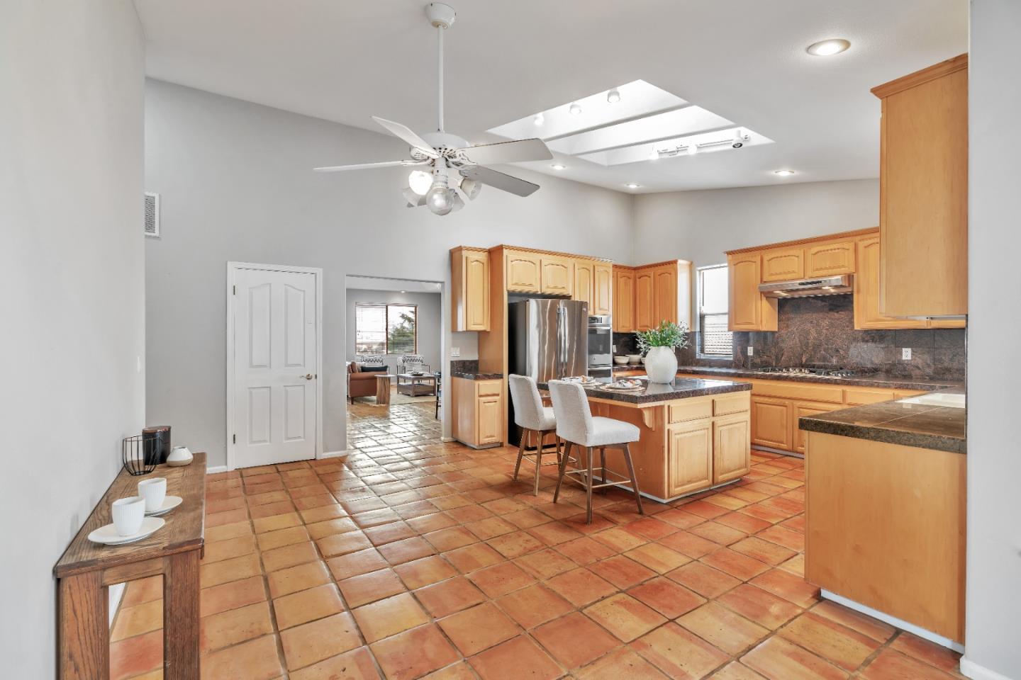 Detail Gallery Image 27 of 104 For 96 Caryl Ct, Hollister,  CA 95023 - 4 Beds | 3 Baths