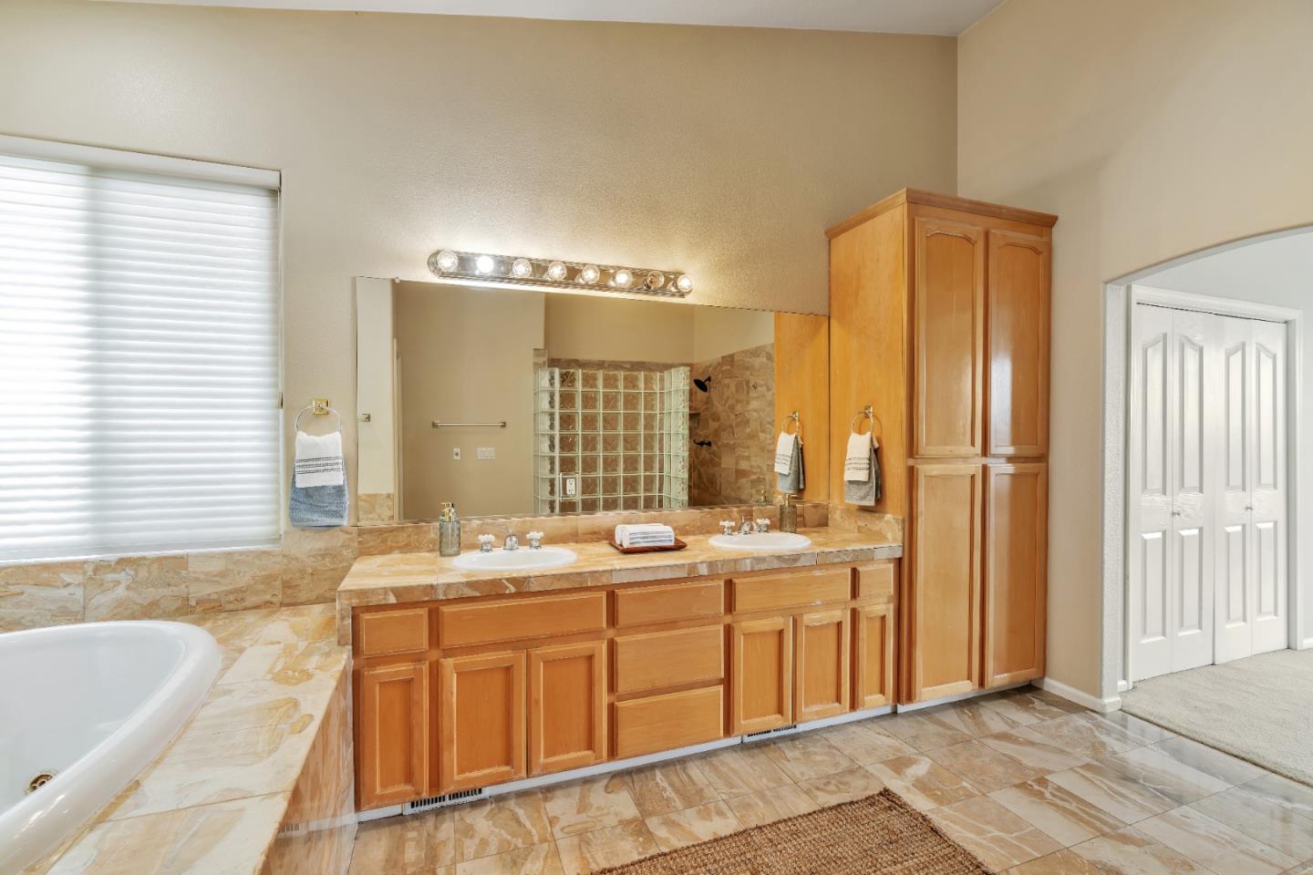 Detail Gallery Image 38 of 104 For 96 Caryl Ct, Hollister,  CA 95023 - 4 Beds | 3 Baths