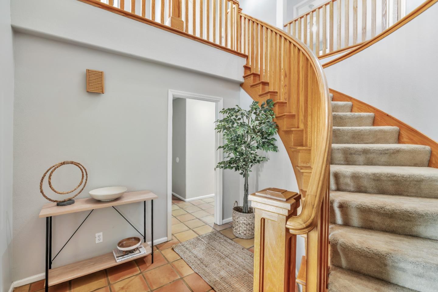 Detail Gallery Image 8 of 104 For 96 Caryl Ct, Hollister,  CA 95023 - 4 Beds | 3 Baths