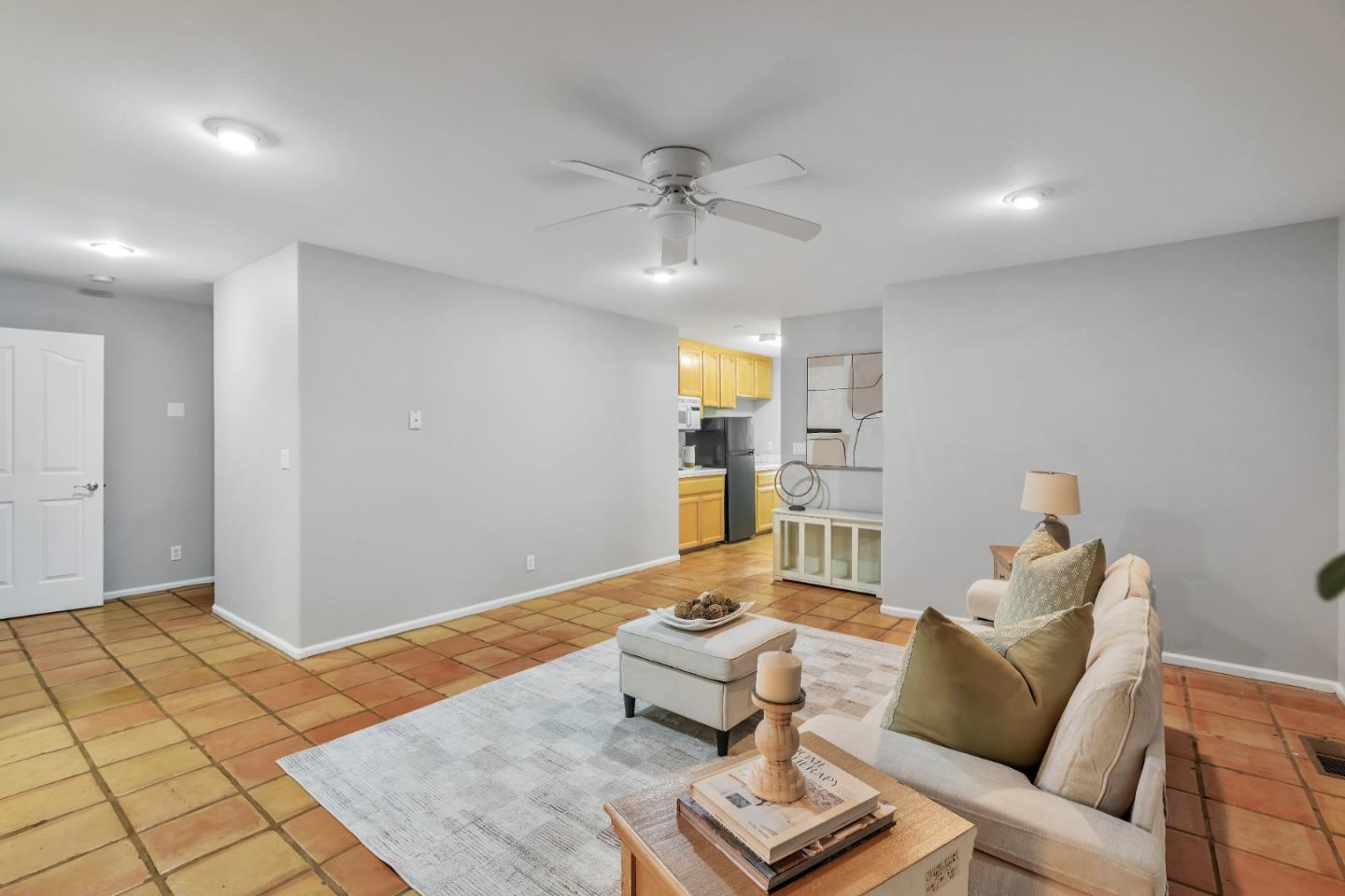 Detail Gallery Image 9 of 104 For 96 Caryl Ct, Hollister,  CA 95023 - 4 Beds | 3 Baths