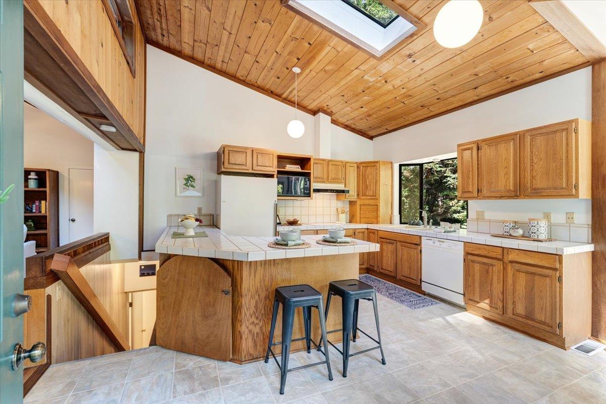 Detail Gallery Image 12 of 45 For 880 Sunrise Rdg, Scotts Valley,  CA 95066 - 3 Beds | 2 Baths