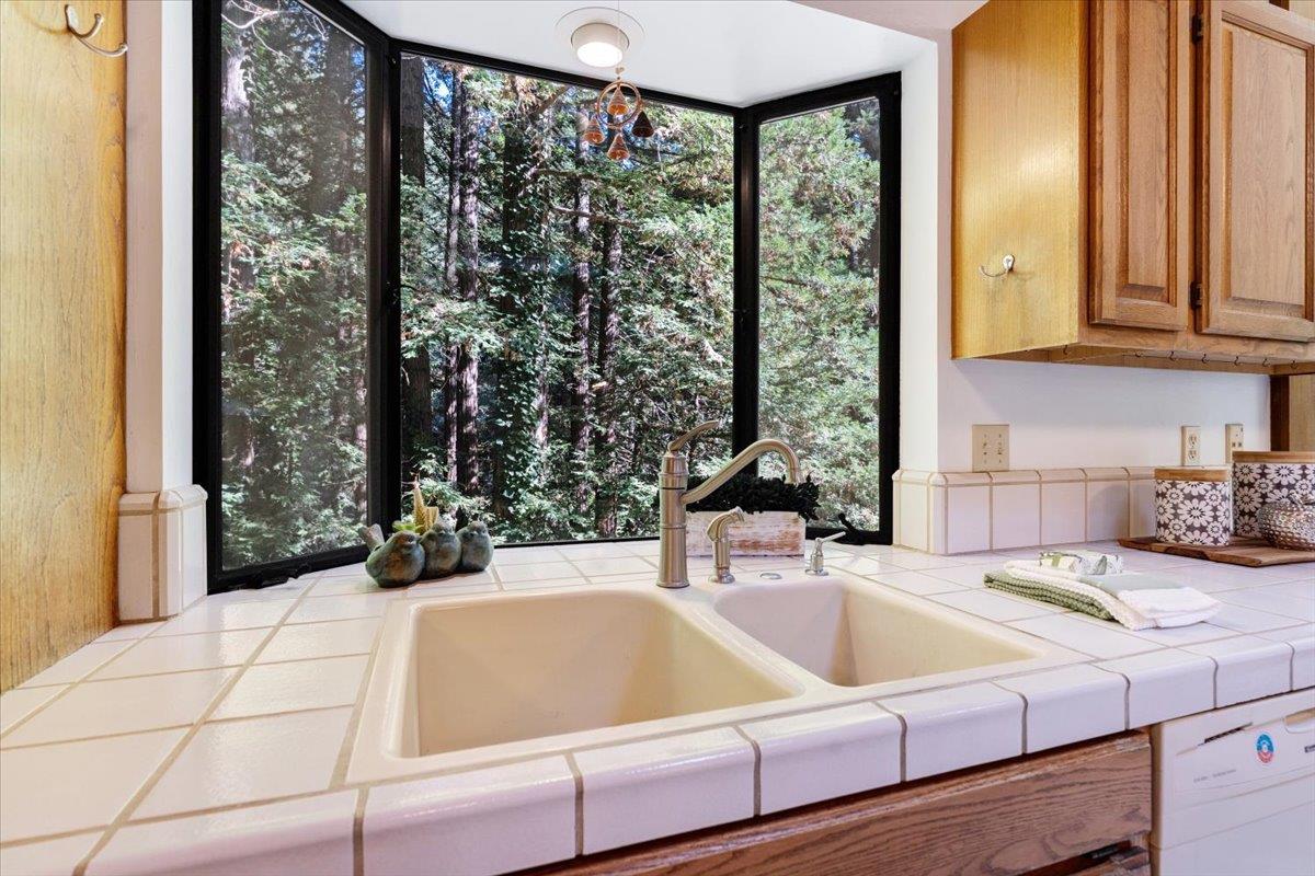 Detail Gallery Image 15 of 45 For 880 Sunrise Rdg, Scotts Valley,  CA 95066 - 3 Beds | 2 Baths