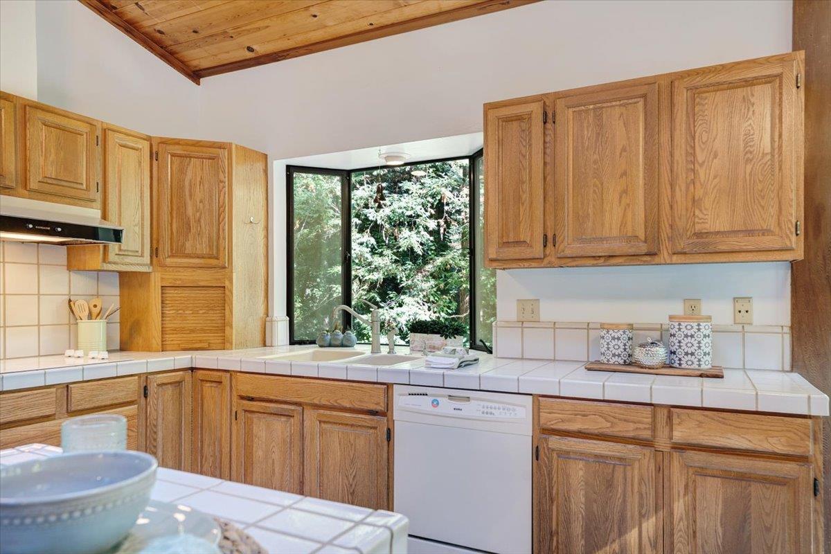 Detail Gallery Image 16 of 45 For 880 Sunrise Rdg, Scotts Valley,  CA 95066 - 3 Beds | 2 Baths