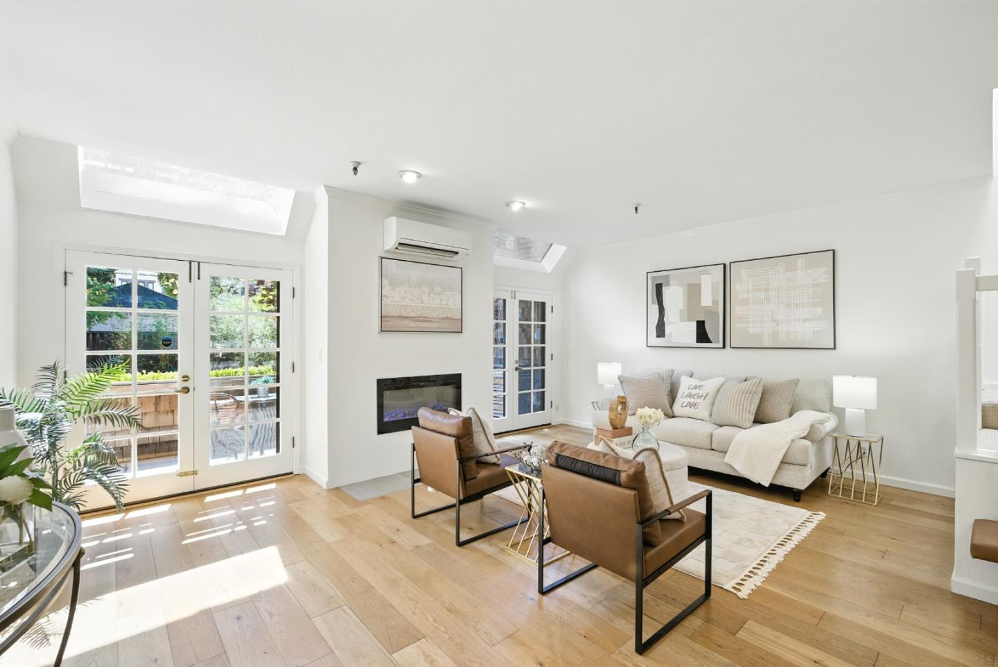 Detail Gallery Image 10 of 44 For 447 Homer Ave, Palo Alto,  CA 94301 - 3 Beds | 2/1 Baths