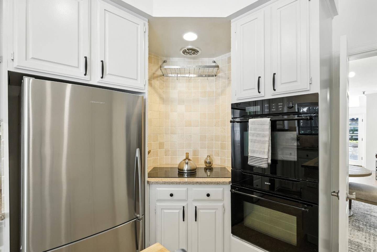 Detail Gallery Image 15 of 44 For 447 Homer Ave, Palo Alto,  CA 94301 - 3 Beds | 2/1 Baths