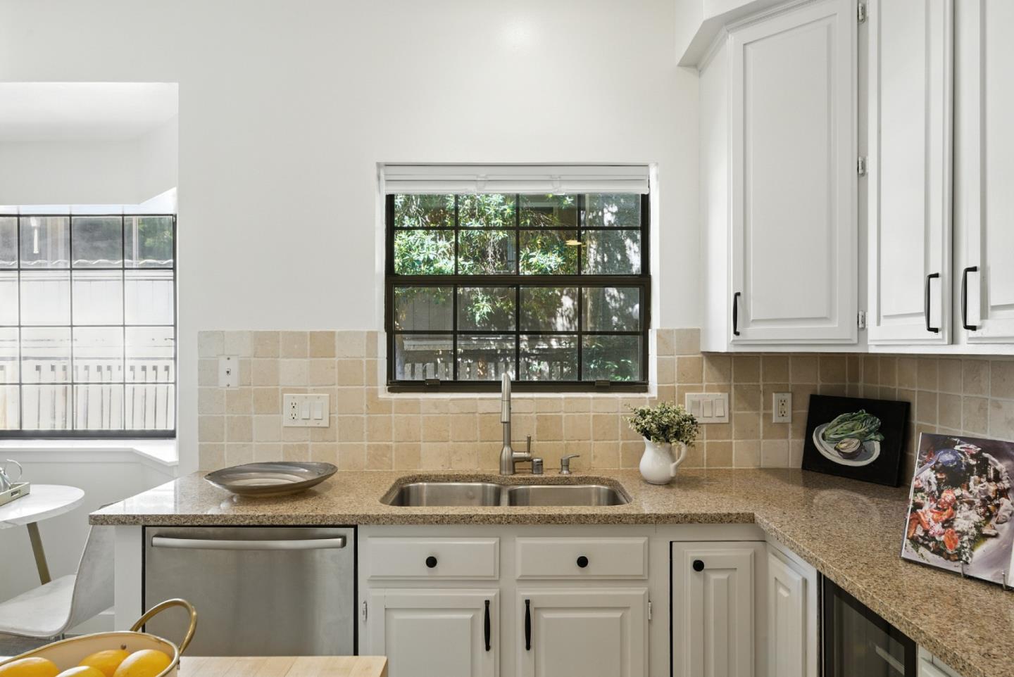 Detail Gallery Image 17 of 44 For 447 Homer Ave, Palo Alto,  CA 94301 - 3 Beds | 2/1 Baths